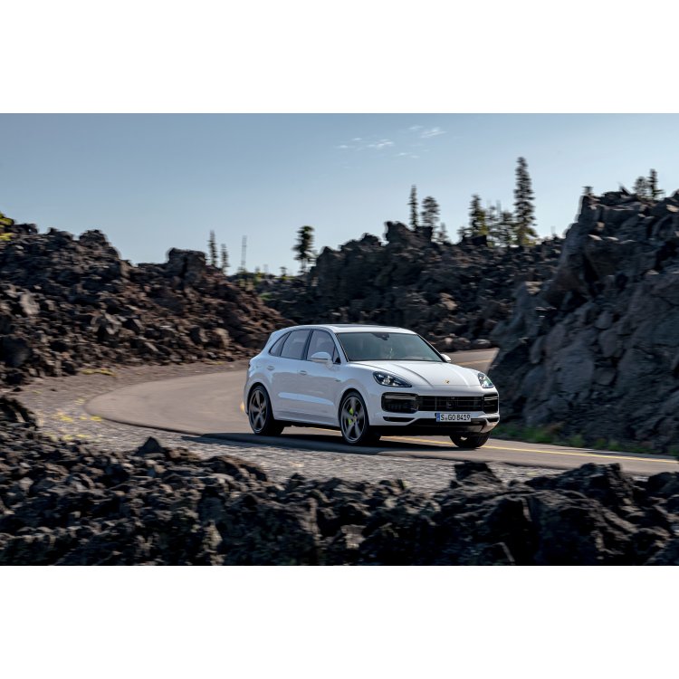Porsche Automobile Model 2022 Porsche Cayenne Turbo
