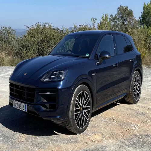 Porsche Automobile Model 2024 Porsche Cayenne Hybrid